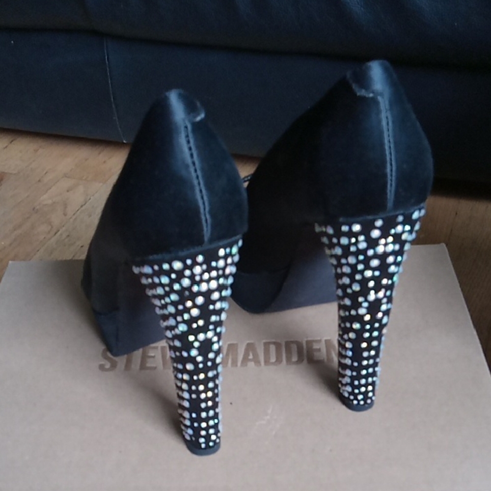 Steve Madden Black Peep-Toe Heels Elegant High Pumps - Picture 2 of 3